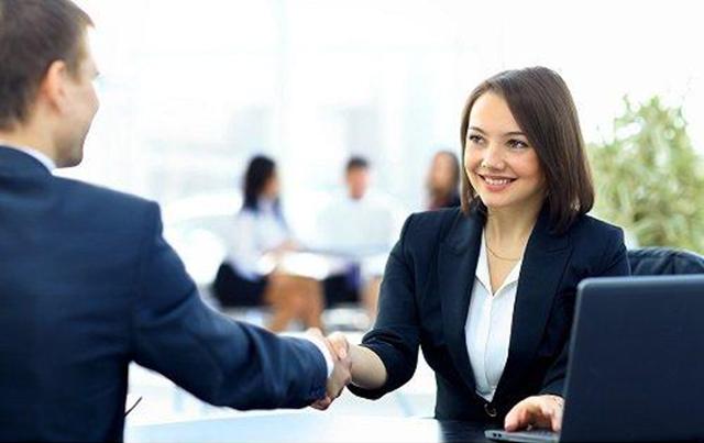 面试官:5根烟,怎么分给6个领导?女研究生回复3个字,被录取(图7) 面试官:5根烟,怎么分给6个领导?女研究生回复3个字,被录取(图7)